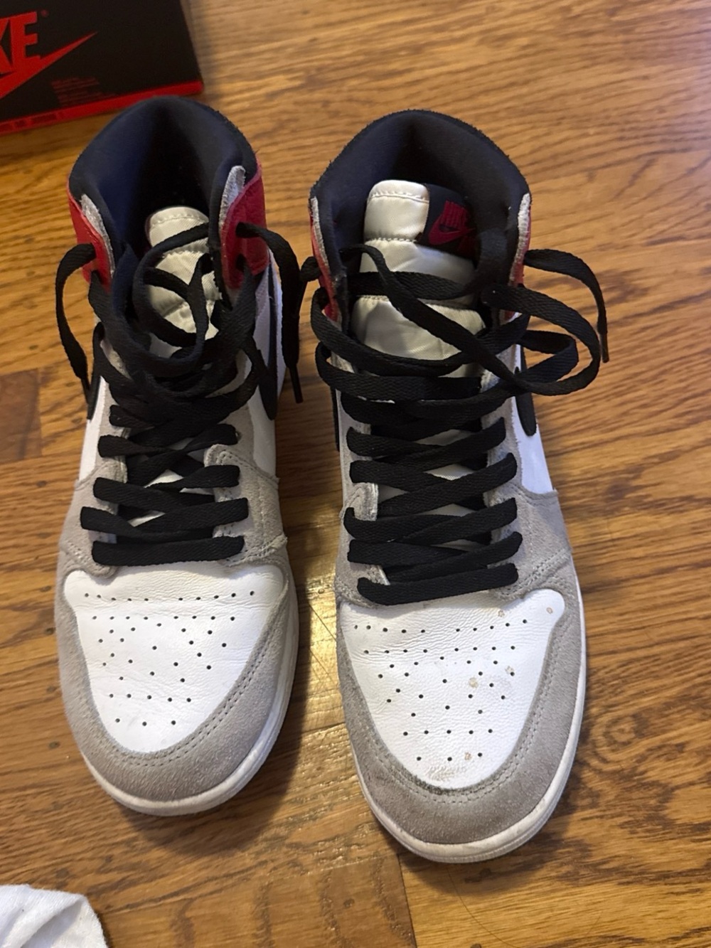 Nike Black & Red Retro Air Jordan 1 Box Detail